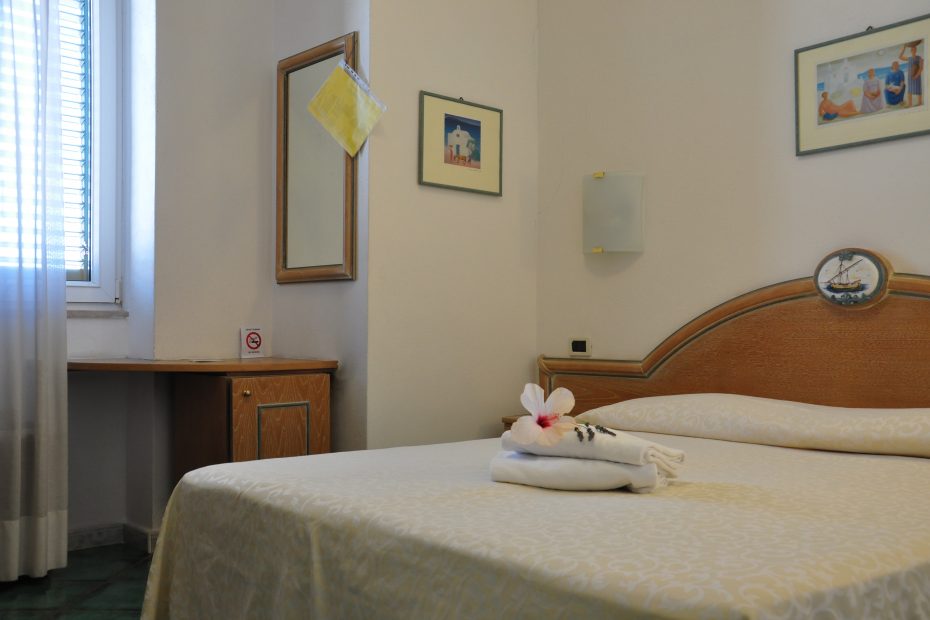 camere-hotel-villa-lamarticana-ischia-23