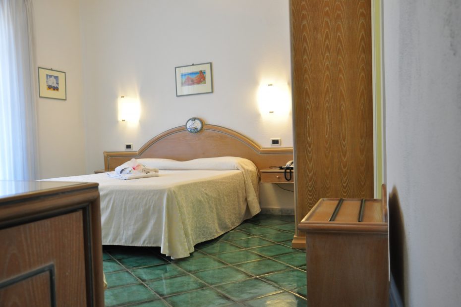 camere-hotel-villa-lamarticana-ischia-30