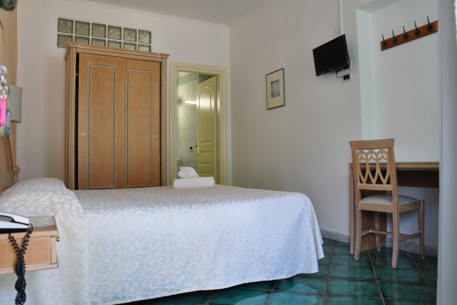 camere-hotel-villa-lamarticana-ischia-6